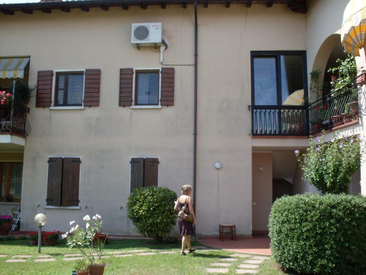 Domus Luce Apartman Padenghe sul Garda Kültér fotó